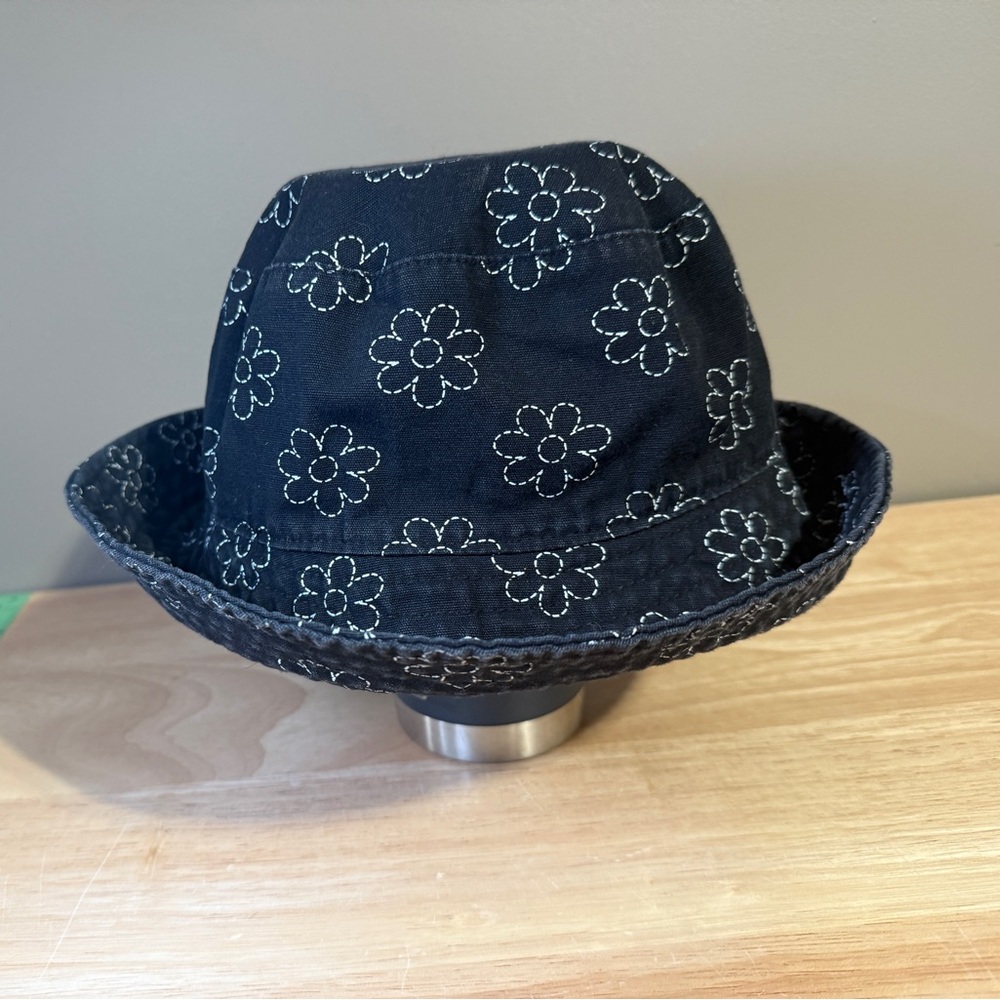 Target Kids bucket Hat - Black flower black and white